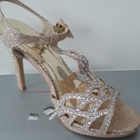 3.5 inch Gold dress slingback - Picture 1 of 4